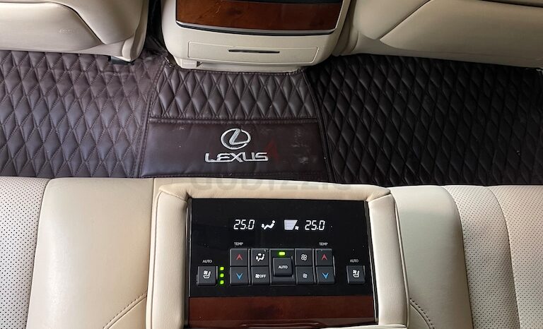 
								Lexus LX570 Signature full									