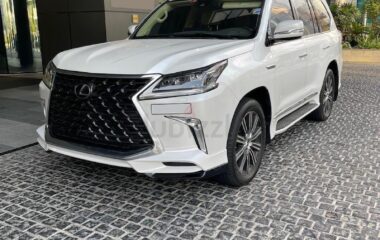 Lexus LX570 Signature