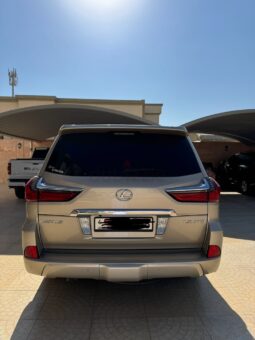 
										Lexus LX570 Signature full									